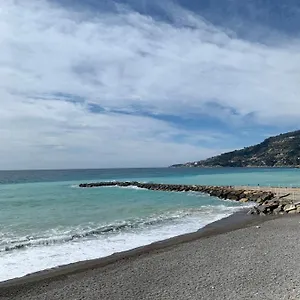 https://casa-girasole.hotelitalianriviera.com